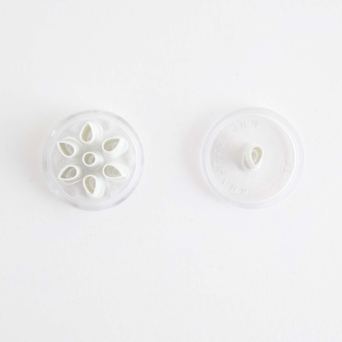 Broderie Uitstekers - Bloemblad & 6 Bloemblad Eyelet Set van 2