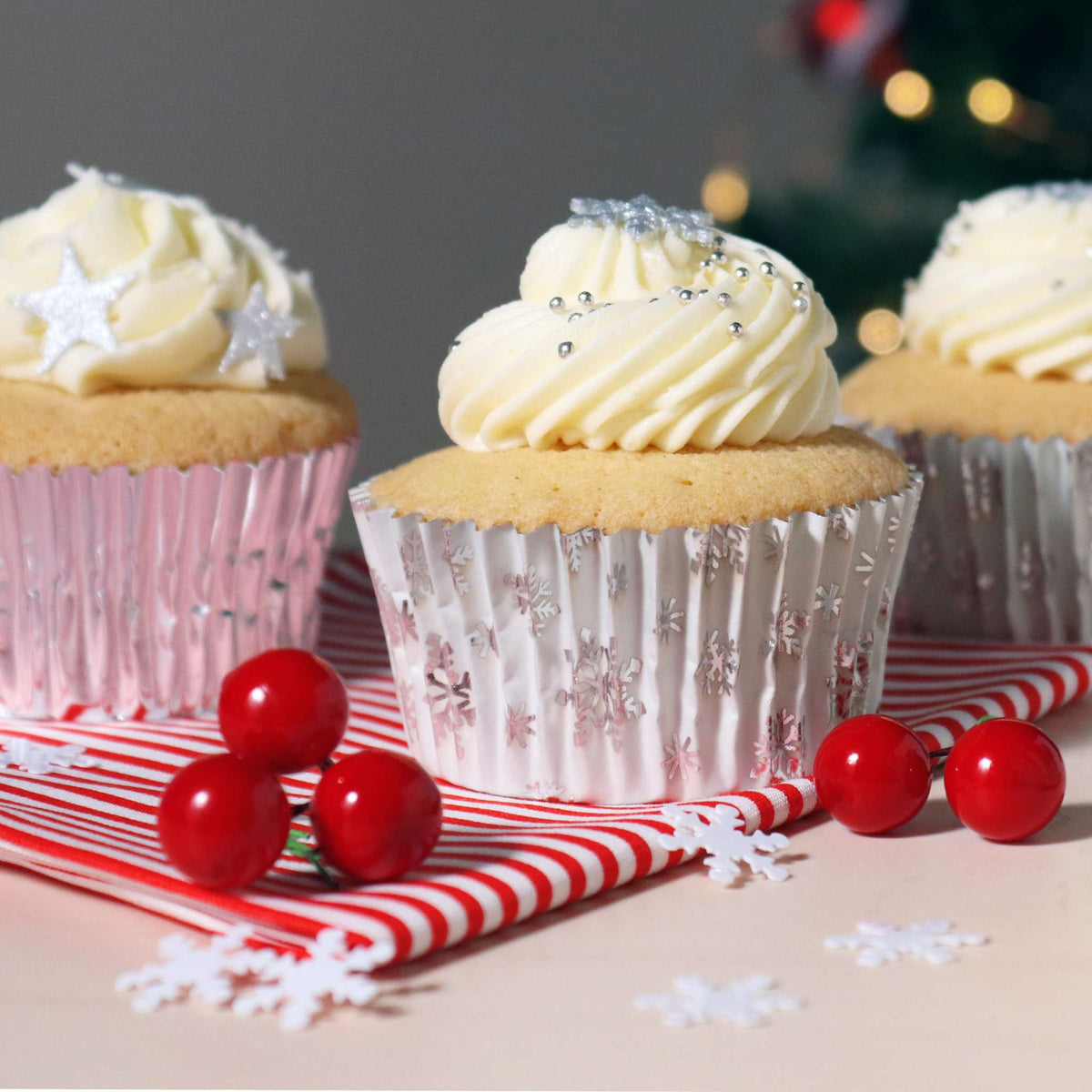 Silver Snow Foil Lined Cupcake Cases Pk/60