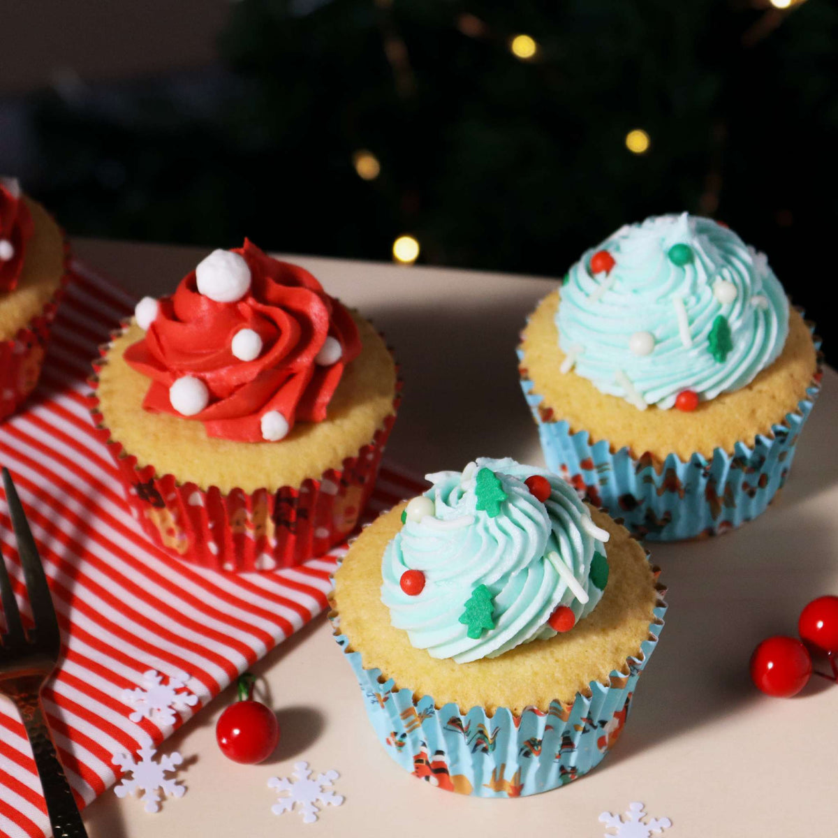 Kerst Cupcake Vormpjes met Folievoering - Kerstman & Rudolph (60 stuks)