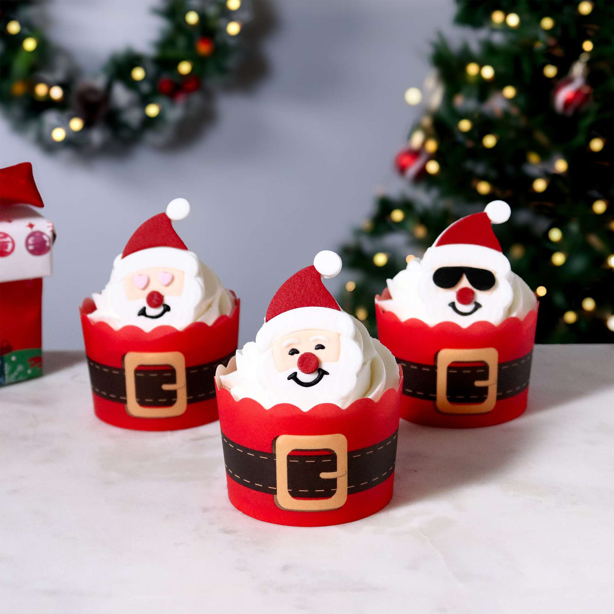 Emoji Santa Cupcake Decorating Kit  (48.8g / 1.72oz)