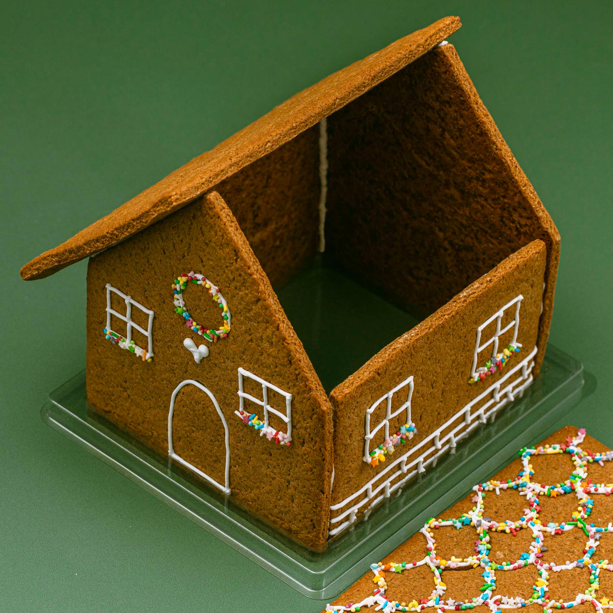 Ready To Build Gingerbread House Kit (21.1oz / 600g)