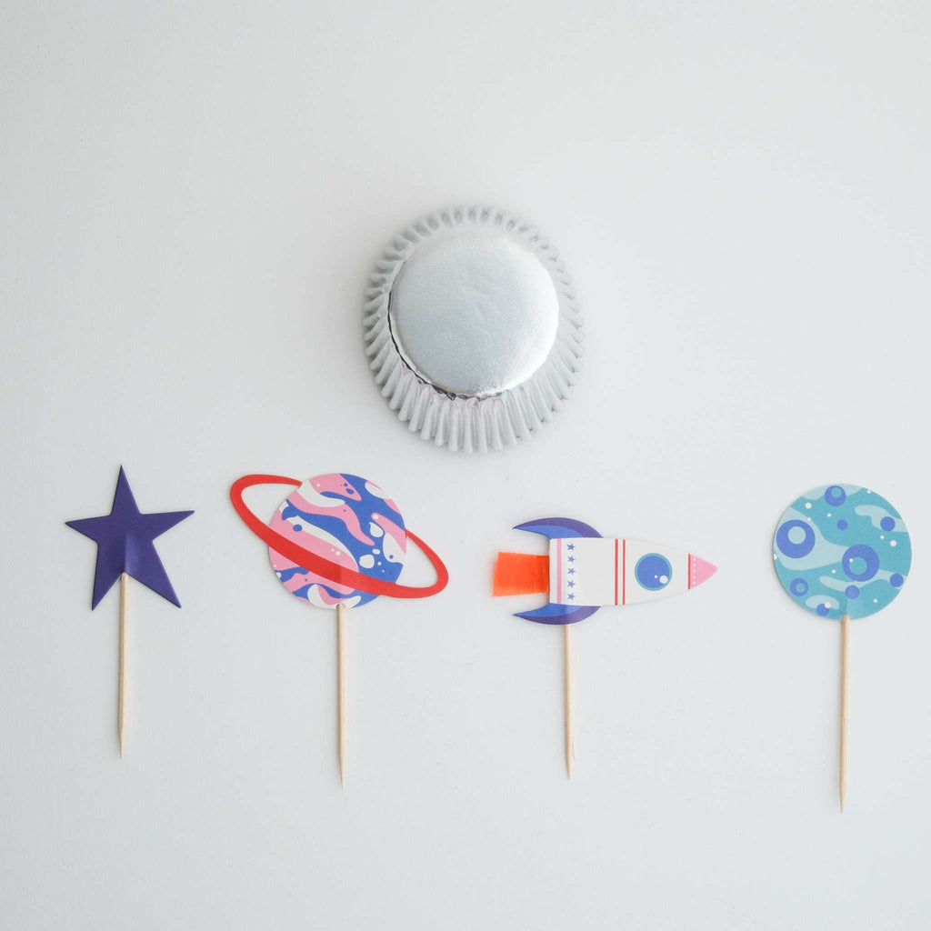 Cupcake-Dekorationsset - Aus dieser Welt (24 Förmchen und Toppers)
