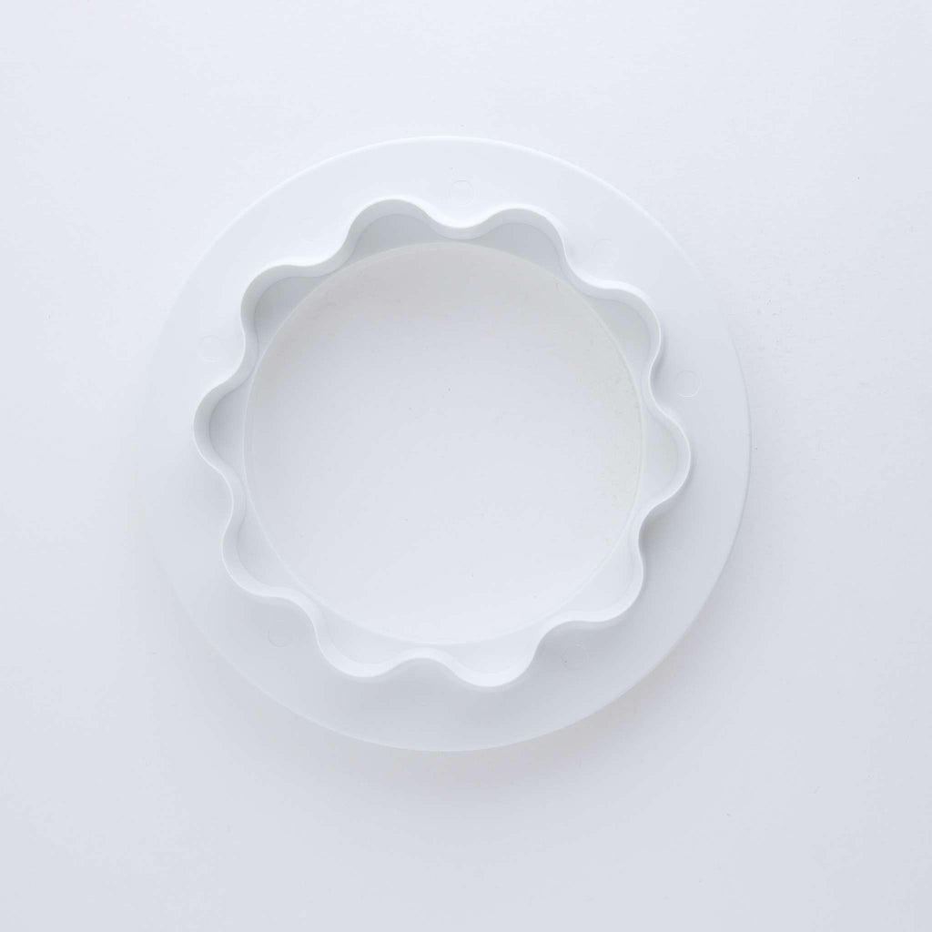 Emporte-pièces classiques - Coupe Ronde & Bord Ondulé XXXL (100mm / 3,9 po)