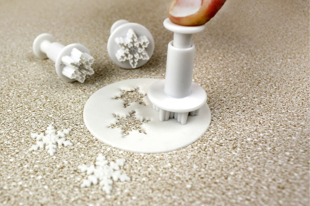 Neuheits-Plunger-Ausstecher - S/M/L Mini-Schneeflocken, Set aus 3 Stück