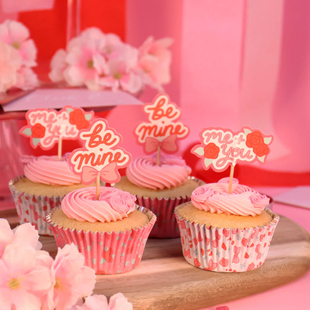 Valentinstag Bakförmchen & Cupcake Dekorationensset - Sei mein Valentinsdatum (24er-Set)